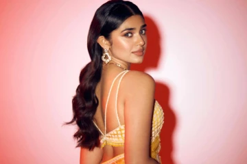 சேலையில் இவ்ளோ கவர்ச்சியா? க்ரித்தி ஷெட்டி ஹாட் போட்டோஷூட்