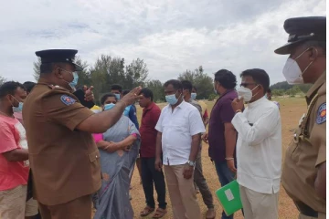 அத்துமீறி காணி அபகரிப்பில் ஈடுபட்ட தவிசாளர்! (PHOTOS)