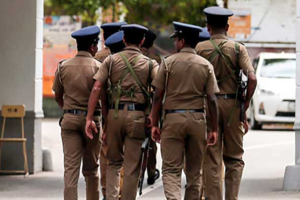 நீதிமன்ற வளாகத்தில் நடந்த தாக்குதல்.. பொலிஸ் அதிகாரி அதிரடி கைது | Police Arrested Remanded For Attacking Lawyer