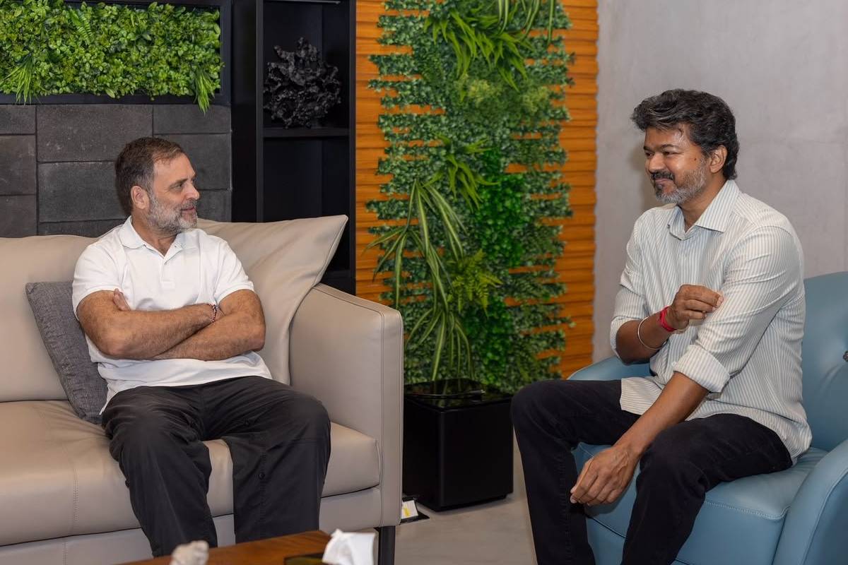 தோனிக்கு சொந்தமான இடத்தில் முதல்வர் விஜய் - ராகுல் காந்தி சந்திப்பு | Cm Vijay Met Rahul Gandhi At Ms Dhoni Cafe தோனிக்கு சொந்தமான இடத்தில் முதல்வர் விஜய் - ராகுல் காந்தி சந்திப்பு | Cm Vijay Met Rahul Gandhi At Ms Dhoni Cafe