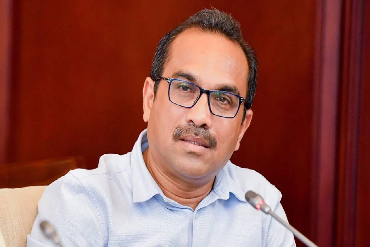மெட்ரோ பேருந்துகளைச் சேதப்படுத்துவோருக்கு எதிராகக் கடும் சட்ட நடவடிக்கை - அமைச்சர் பிமல் ரத்நாயக்க | Damage To Metro Buses Legal Action Minister Warns மெட்ரோ பேருந்துகளைச் சேதப்படுத்துவோருக்கு எதிராகக் கடும் சட்ட நடவடிக்கை - அமைச்சர் பிமல் ரத்நாயக்க | Damage To Metro Buses Legal Action Minister Warns