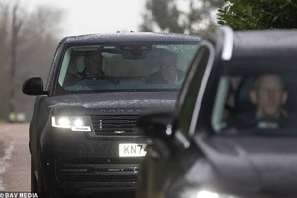 பிறந்தநாள் கொண்டாடும் ஆண்ட்ரூ... சாண்ட்ரிங்ஹாம் மாளிகையில் 6 வாகனங்களில் வந்த பொலிசார் | Police Attend Sandringham Estate பிறந்தநாள் கொண்டாடும் ஆண்ட்ரூ... சாண்ட்ரிங்ஹாம் மாளிகையில் 6 வாகனங்களில் வந்த பொலிசார் | Police Attend Sandringham Estate