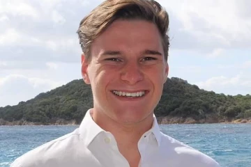 விண்வெளிக்கு செல்லும் முதல் இளம் வயது நபர்!