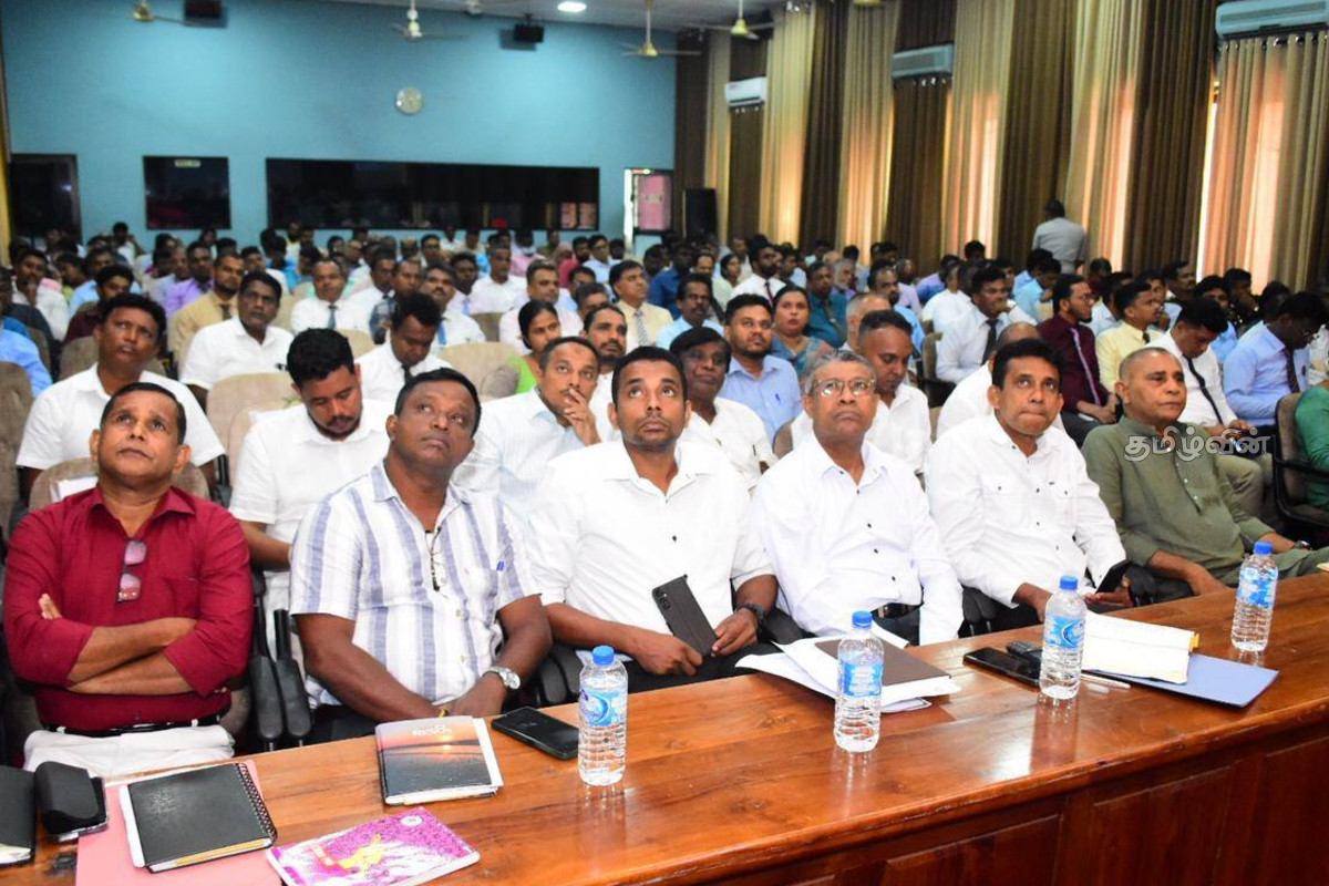 அம்பாறை மாவட்ட ஒருங்கிணைப்புக் குழுக் கூட்டத்தில் முக்கிய தீர்மானங்கள் நிறைவேற்றம் | Ampara District Coordination Committee Meeting