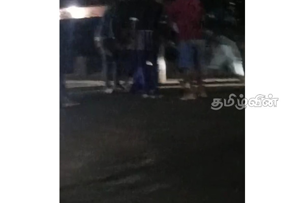 யாழ். குப்பிளானில் இடம்பெற்ற குழு மோதலில் ஐவர் படுகாயம்! | Five People Seriously Injured In Kuplilan Jaffna யாழ். குப்பிளானில் இடம்பெற்ற குழு மோதலில் ஐவர் படுகாயம்! | Five People Seriously Injured In Kuplilan Jaffna