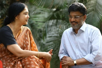 30 வருடங்கள் கழித்து ஜோடி சேரும் பாக்யராஜ் - ஐஸ்வர்யா! போட்டோ வைரல்