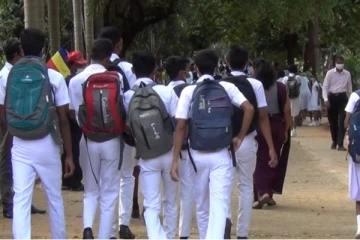 இலங்கையில் ஆசிரியையின் நெகிழ்ச்சியான செயல் - மகிழ்ச்சியில் பெற்றோர்