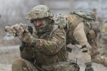 யுக்ரைன் எல்லையில் உச்சகட்ட போர் பதற்றம்: மீண்டும் வழங்கப்பட்டுள்ள அறிவுரை