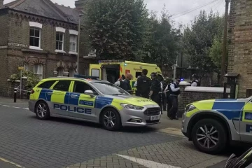 லண்டனில் கத்திக் குத்து தாக்குதல் - இளைஞர் பரிதாபமாக பலி