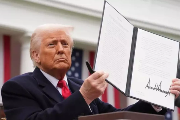 ட்ரம்பின் அனைத்து இறக்குமதி வரிகளும் இரத்து ; அமெரிக்க உச்சநீதிமன்றம் அதிரடி | Trump S Import Tariffs Revoked ட்ரம்பின் அனைத்து இறக்குமதி வரிகளும் இரத்து ; அமெரிக்க உச்சநீதிமன்றம் அதிரடி | Trump S Import Tariffs Revoked