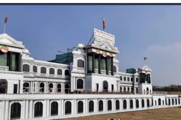 கோட்டை போட்டு பிரம்மாண்டம் காட்டும் பாஜக: அமைச்சர் ராஜ்நாத் சிங் வருகையும் பாஜக திட்டமும்