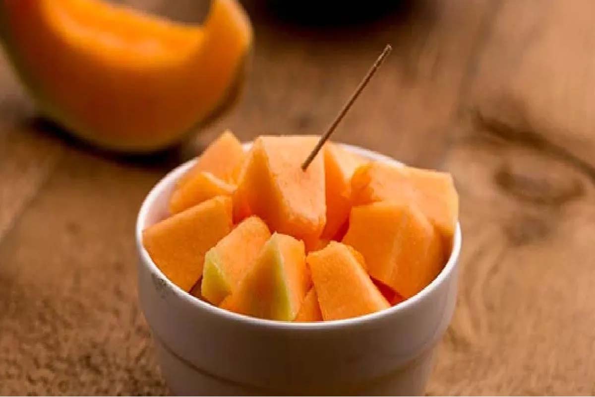 கிர்ணி பழம் சாப்பிடுவதால் நம் உடலுக்கு என்னென்ன நன்மைகள் கிடைக்கும் தெரியுமா? | What Benefits You Get By Eating Kirni Fruit