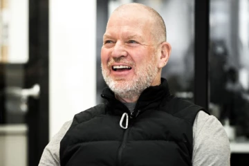 கனடாவிற்கு 600 கோடி ரூபாயை நன்கொடையாக வழங்கிய தொழிலதிபர்!