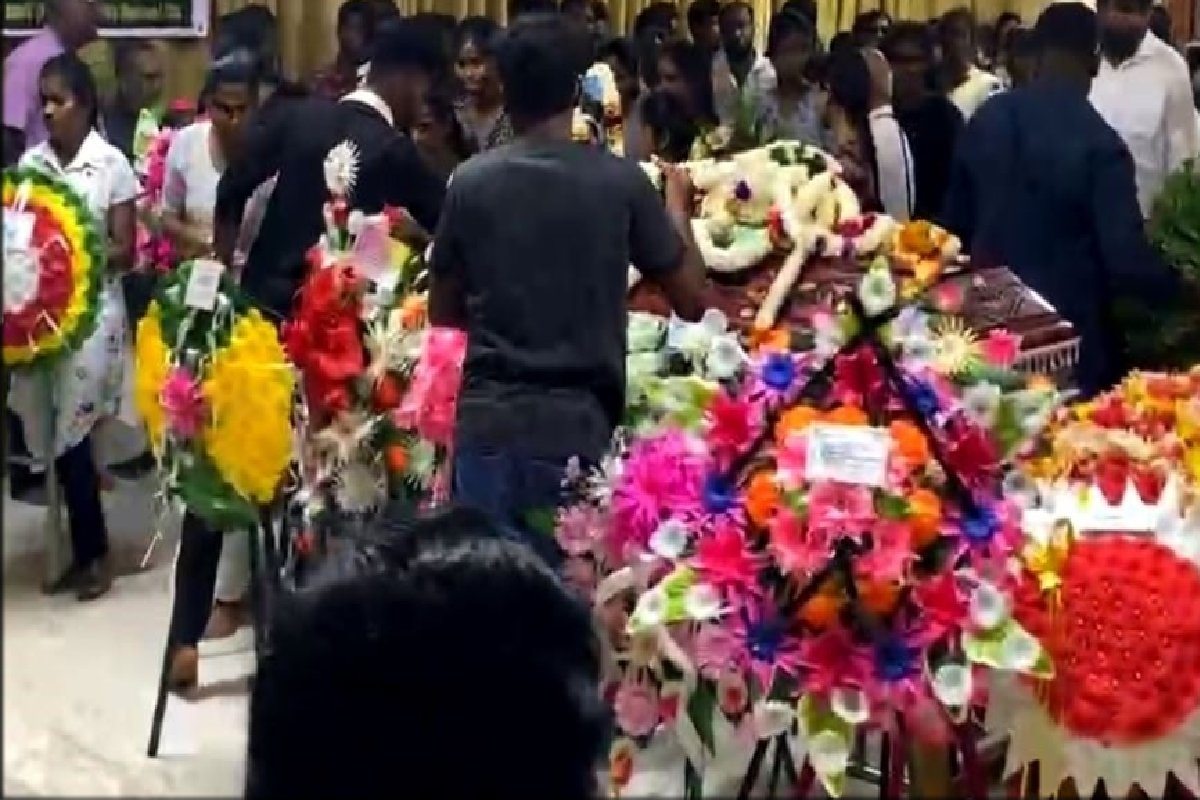 கொலை செய்யப்பட்ட யாழ்ப்பாண பல்கலைக்கழக விரிவுரையாளரின் இறுதி கிரியைகள் இன்று | Final Rites Today For Slain Jaffna Uni Lecturer கொலை செய்யப்பட்ட யாழ்ப்பாண பல்கலைக்கழக விரிவுரையாளரின் இறுதி கிரியைகள் இன்று | Final Rites Today For Slain Jaffna Uni Lecturer