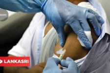 கொரோனா தடுப்பூசி போட்டுக் கொண்டபெண்ணுக்கு அரை மணி நேரத்தில் நேர்ந்த நிலை! எந்த நாட்டில் தெரியுமா?