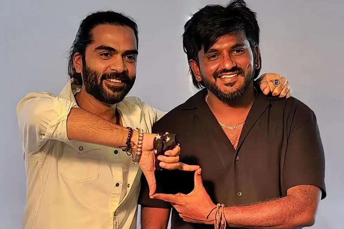 சிம்புவுடன் கைகோர்க்கும் மூன்று முன்னணி கதாநாயகிகள்.. God Of Love லேட்டஸ்ட் அப்டேட் | Simbu God Of Love Movie Heroines Update