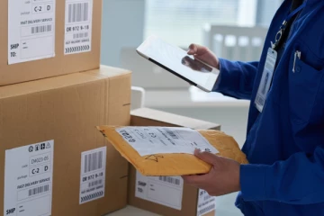 வெளிநாட்டிலிருந்து கொழும்பு தபாலகத்துக்கு வந்த பொதிகளால் சிக்கல்!