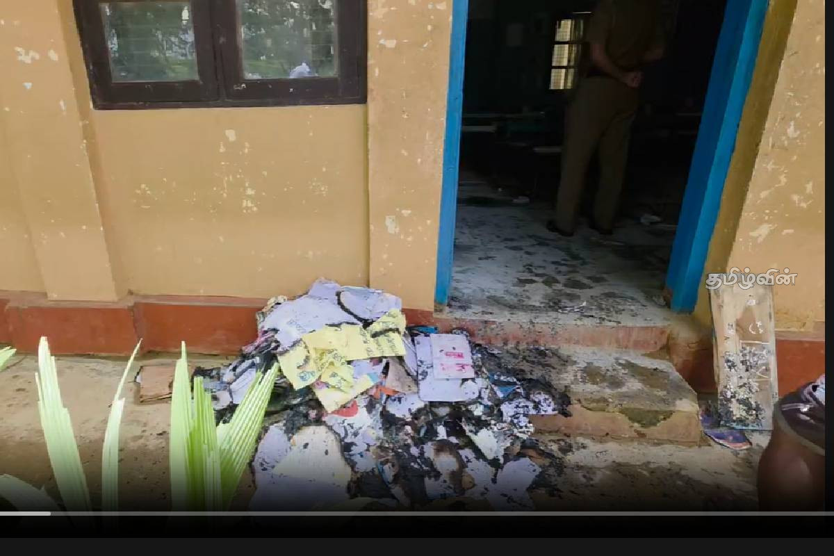 ஹட்டனில் உள்ள பாடசாலை ஒன்றின் முக்கிய ஆவணங்களுக்கு விசமிகளால் தீ வைப்பு! | Honcy College Books Set On Fire