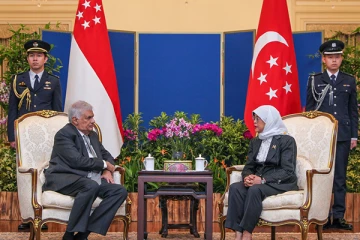 சிங்கப்பூரில் முக்கியஸ்தர்களை சந்தித்த ஜனாதிபதி ரணில்