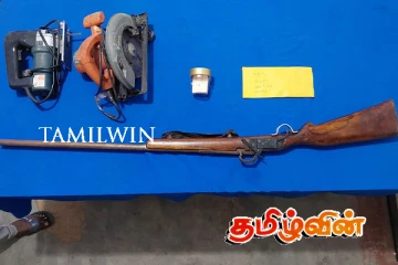 வவுனியாவில் இருவர் துப்பாக்கியுடன் கைது