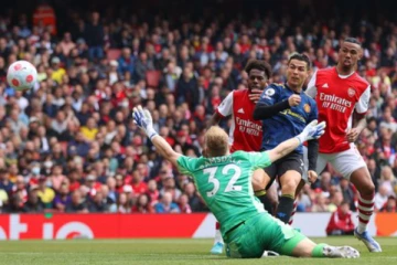 மகன் இறப்புக்கு பின் களத்தில் இறங்கிய ரொனால்டோ.. 100வது கோல் அடித்து சாதனை!