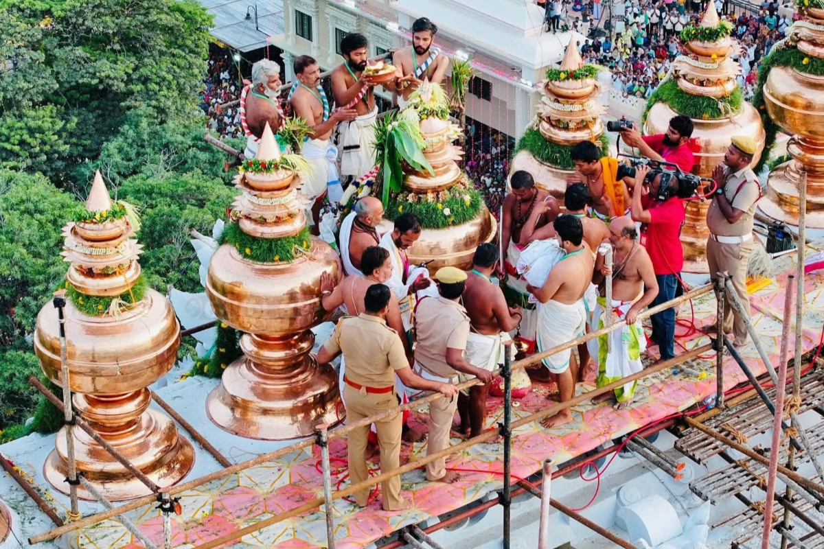 கோவில்களில் 12 ஆண்டுகளுக்கு ஒரு முறை கும்பாபிஷேகம் நடப்பதின் ரகசியம் தெரியுமா? | Why Kumbabishegam Happening In Temple For 12 Years