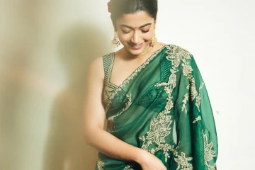 ராஷ்மிகா மந்தனா ட்ரான்ஸ்பரென்ட் சேலையில் ஹாட் போட்டோஷூட்