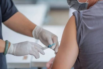 நியூசிலாந்தில் இரண்டாவது பூஸ்டர் தடுப்பூசி போட நடவடிக்கை!