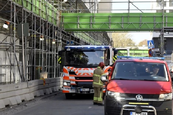 பாலம் இடிந்து விழுந்து விபத்து... சிறார்கள் உட்பட பலர் காயம் | Finland Bridge Collapses Children Injured