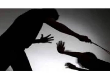 7 வயது சிறுவனை கதவில் கட்டி வைத்து அடித்த ஆசிரியர் - காரணத்தை கேட்டு மிரண்டு போன போலீஸ்!