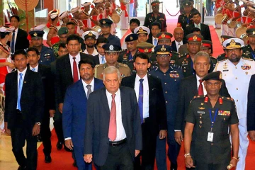 ரணிலுக்கு ஏற்படும் உயிர் ஆபத்தை அறிந்த புலனாய்வு துறை! ஸ்னைப்பர் பயன்பாட்டின் பின்னணி என்ன..(Video)