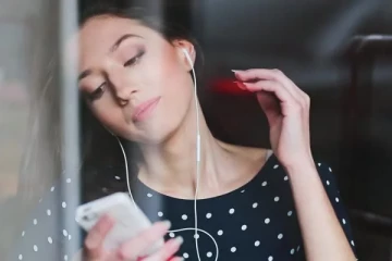 කන් දෙක ආරක්ෂා කරගෙන නිවැරදිව Handsfree භාවිතා කරන හැටි.