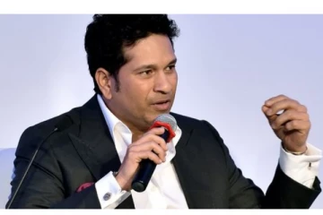 ‘அந்த பையனை நான் ஒவ்வொரு டைம் பார்க்கும்போது... புதுசா ஏதாவது ஒன்னு பண்றான்ப்பா... - இளம்பவுலரை புகழ்ந்து தள்ளிய சச்சின்