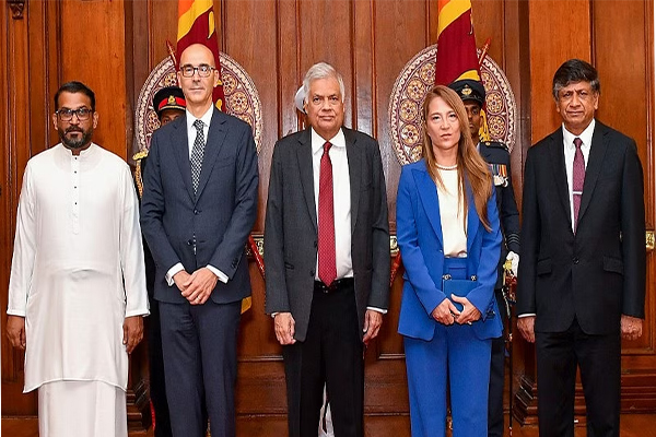 ஜனாதிபதியிடம் நற்சான்றிதழ் பத்திரங்களைக் கையளித்துள்ள வெளிநாட்டுத் தூதுவர்கள்! | Foreign Ambassadors Meet To The President