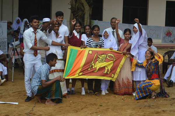 தேசியப் பாடசாலைகளுக்குப் பதிலாக சர்வ தேசியப் பாடசாலைகள் என மாற்ற வேண்டும் | National Schools Should Replace Universal Schools