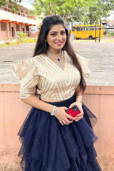 அட்ஜஸ்ட்மென்ட் கேட்டால் முத்தம் கொடுப்பேன்: சன் டிவி சீரியல் நடிகை அதிர்ச்சி பேட்டி | Sun Tv Actress Papri Ghosh On Adjustment In Cinema
