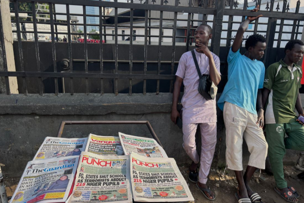 ஆயுத கும்பலால் கடத்தப்பட்ட 300இற்கும் மேற்பட்ட மாணவர்கள்.. பொப் லியோ விடுத்துள்ள கோரிக்கை | Pope Leo Calls Release Kidnapped Children Nigeria ஆயுத கும்பலால் கடத்தப்பட்ட 300இற்கும் மேற்பட்ட மாணவர்கள்.. பொப் லியோ விடுத்துள்ள கோரிக்கை | Pope Leo Calls Release Kidnapped Children Nigeria