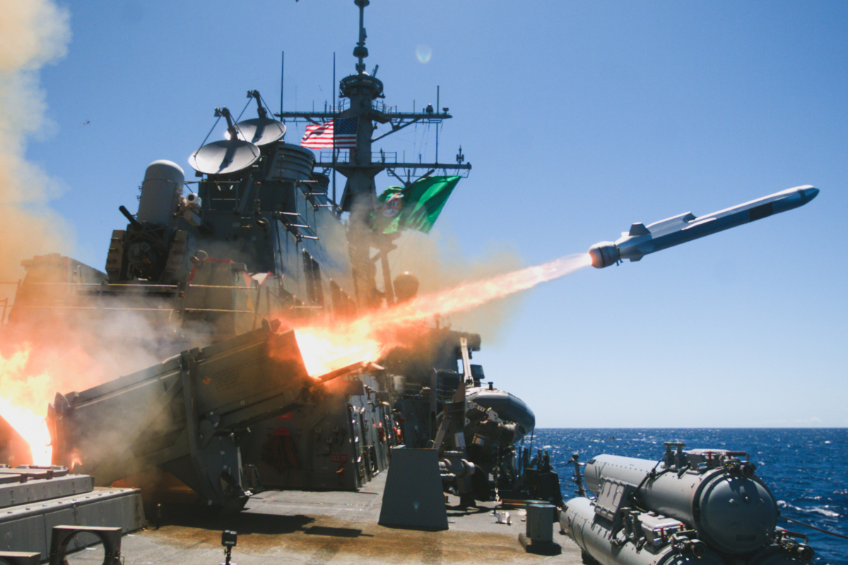 வளைகுடாவில் அதிதீவிர ஆயுதங்களை களமிறக்கி அதிரடி காட்டும் அமெரிக்கா! | High Tech Weapons Hardware Us Using To Attack Iran வளைகுடாவில் அதிதீவிர ஆயுதங்களை களமிறக்கி அதிரடி காட்டும் அமெரிக்கா! | High Tech Weapons Hardware Us Using To Attack Iran