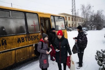 சிறார்களை அவசர அவசரமாக வெளியேற்றும் உக்ரைன்... சுற்றிவளைக்கப்பட்ட நகரம்