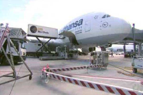 விமான கழிப்பறைகள் தண்ணீரே இல்லாமல் எப்படி இயங்குதுன்னு தெரியுமா? | How The Flight Toilet Actually Works Less Water விமான கழிப்பறைகள் தண்ணீரே இல்லாமல் எப்படி இயங்குதுன்னு தெரியுமா? | How The Flight Toilet Actually Works Less Water