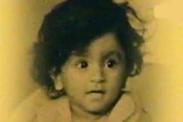 இந்த புகைப்படத்தில் இருக்கும் முன்னணி நட்சத்திரம் யார் தெரியுமா.. தெரிஞ்சா ஷாக் ஆகிடுவீங்க