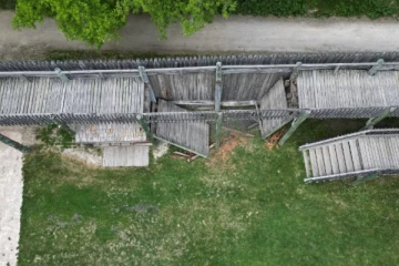 கனடாவில் சுற்றுலா தளம் நடைபாதை இடிந்ததால் 17 பேர் படுகாயம் - செய்திகளின் தொகுப்பு