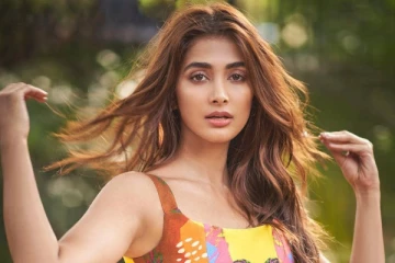 அமெரிக்கா சாலையில் மார்டன் உடையில் அசத்தலான போஸ் கொடுத்த பீஸ்ட் நடிகை பூஜா ஹெக்டே.. படுவைரல்