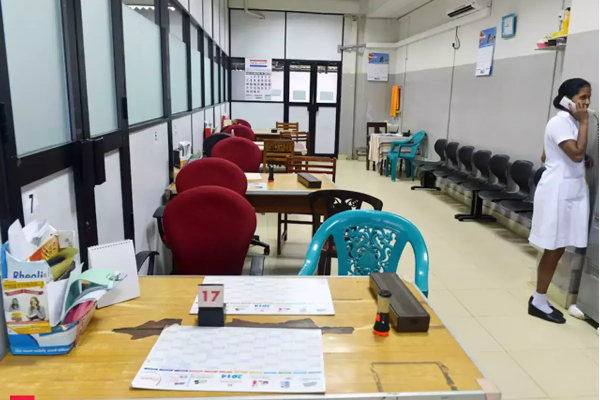 50,000 ரூபா கப்பம் கேட்டு மிரட்டல்; பெண் மருத்துவமனையில்! | Attempt To Extort Rs 50 000 Woman Hospital