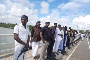 இலங்கையில் இருள் சூழ்ந்த சுதந்திரம்! தமிழரசுக் கட்சியின் ஏற்பாட்டில் மட்டு.நகரில் போராட்டம் (PHOTOS)