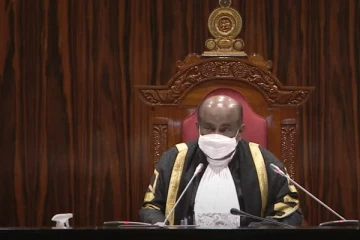 ஊடகவியலாளர்களின் கைத்தொலைபேசிகள் பறிமுதல்! விசாரணை அறிக்கை நாளை நாடாளுமன்றில்!