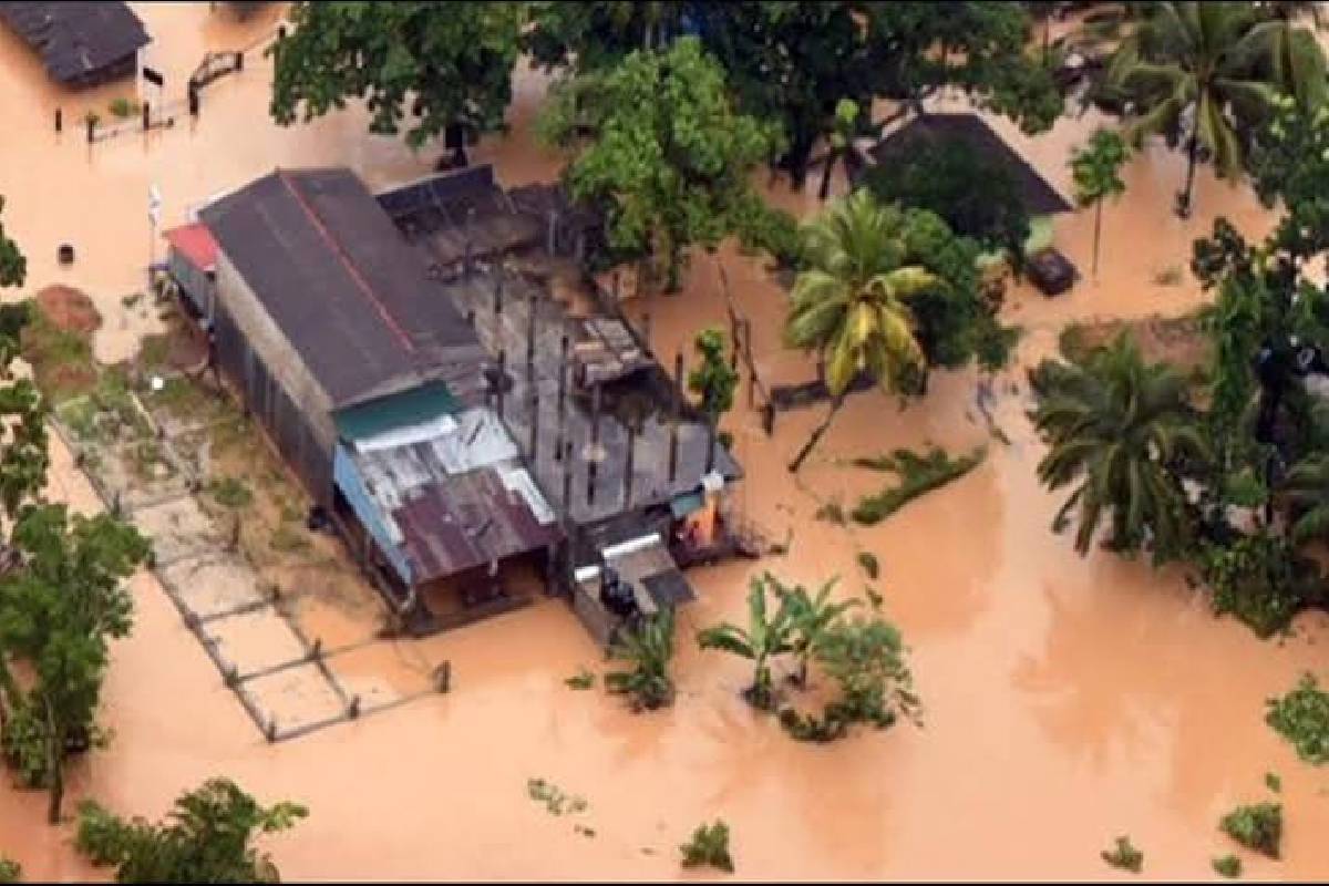 இலங்கையை மோசமாக தாக்கிய வானிலை - பதிவாகியுள்ள பலி மற்றும் சேதவிபரங்கள் | Severe Weather Reported Casualties Damage Details இலங்கையை மோசமாக தாக்கிய வானிலை - பதிவாகியுள்ள பலி மற்றும் சேதவிபரங்கள் | Severe Weather Reported Casualties Damage Details