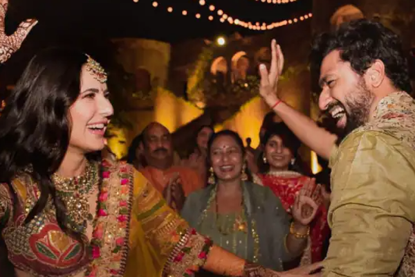 மலைக்கவைத்த திருமண பரிசுகள்; முன்னாள் காதலர்கள் அன்பளிப்பு! | Mountaineering Wedding Gifts Ex Lovers Gift மலைக்கவைத்த திருமண பரிசுகள்; முன்னாள் காதலர்கள் அன்பளிப்பு! | Mountaineering Wedding Gifts Ex Lovers Gift