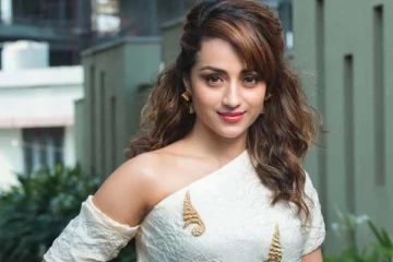 நடிகை த்ரிஷாவிற்கு கொரோனா: தடுப்பூசி செலுத்தியும் அரங்கேறிய சோகம்