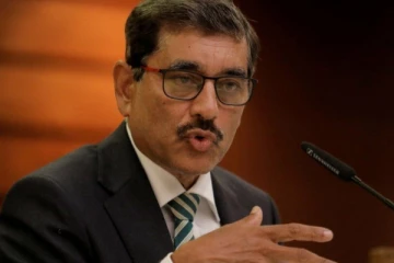 මාසික වැටුප ලක්ෂ 25 ක්ද..? මහ බැංකු අධිපති තම වැටුප හෙළිකරයි..!